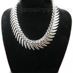 Bib Necklace-Middle Class-Fashion style-DE82438