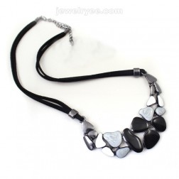 Bib Necklace-Middle Class-Fashion style-DE83383