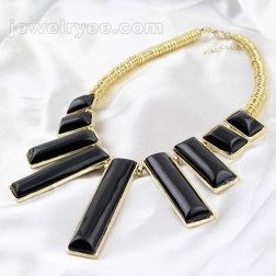 Pendant Necklaces-Middle Class-Antique style-DE83496