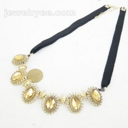 Bib Necklace-Middle Class-Punk style-DE83579