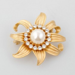 White Alloy Brooch-Middle Class-Fashion style-JE31171